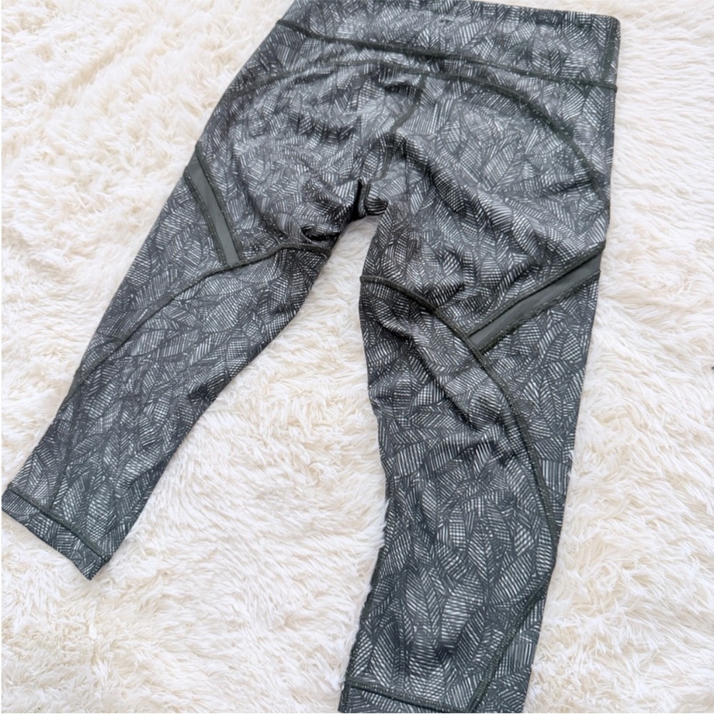 Lululemon Cool To Street Crop Jazzy White Gator Green - Picture 3 of 6